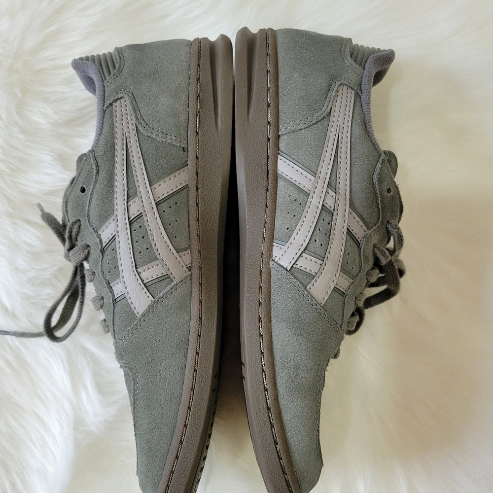Asics Gray Sneakers Classic Low-Top Design - Picture 10 of 13